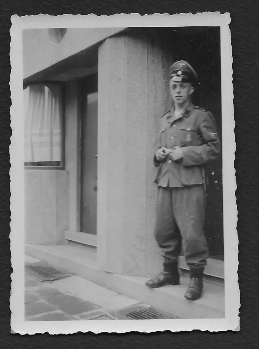 Foto_2026-05-27_102509 Photograph of Flemish Volunteer of the SS-Freiwilligen-Legion “Flandern” - Image 1