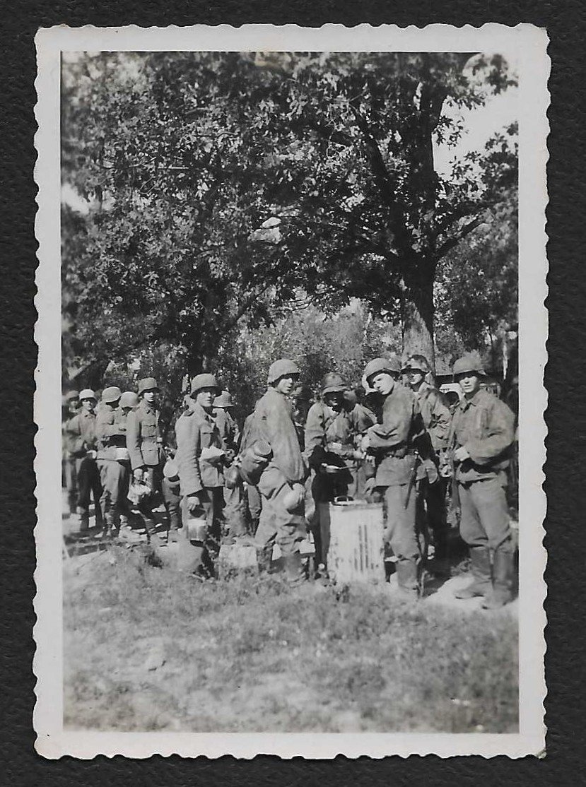 Foto_2026-06-07_084612 Photograph of Flemish Volunteers in Camo of the SS-Freiwilligen-Legion “Flandern” - Image 1