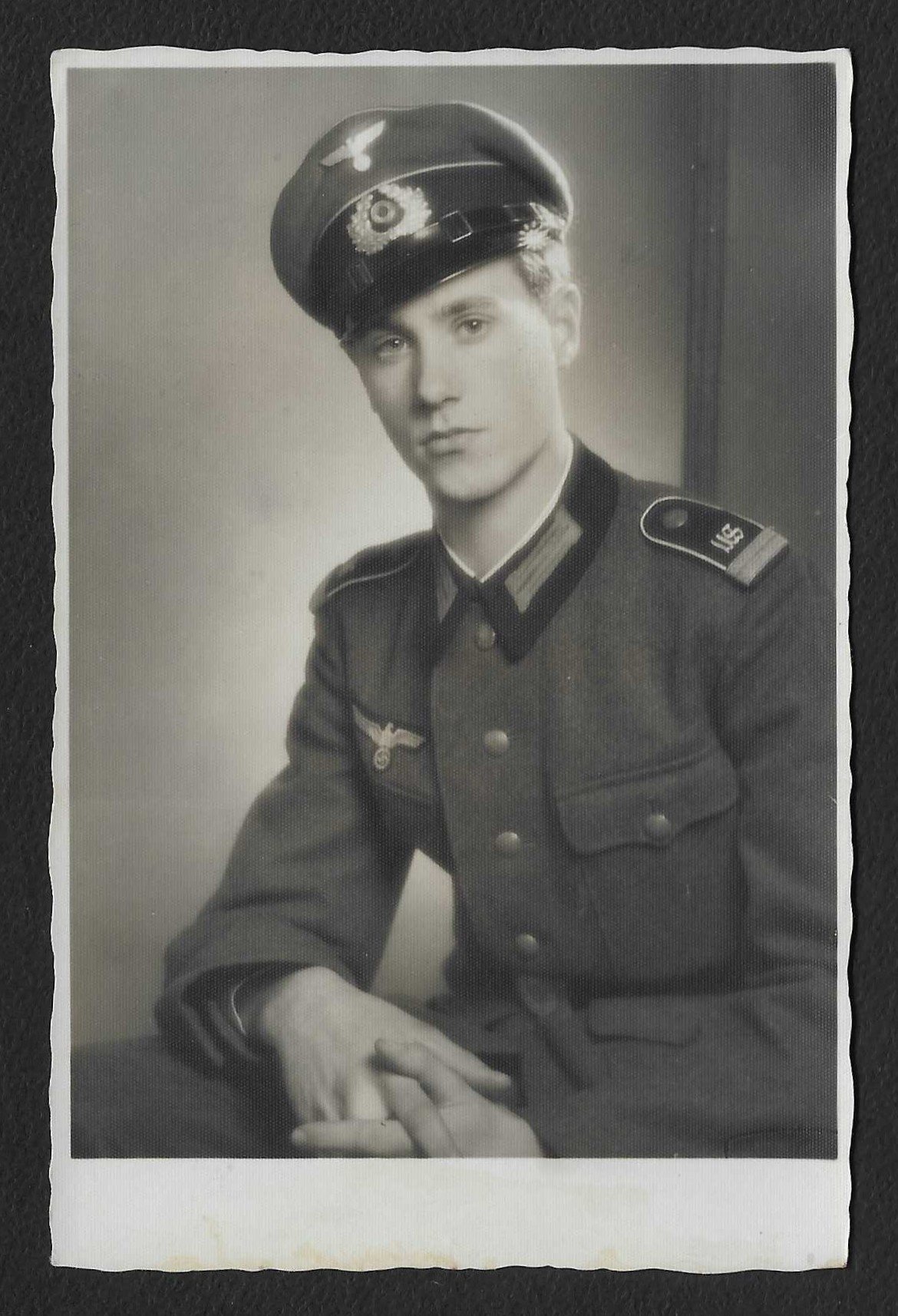 Foto_2026-06-11_143710 Studioportrait Wehrmacht Soldier wearing "Unteroffiziersschule" Shoulderboards - Image 1