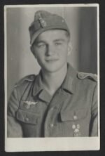 Studioportrait Wehrmacht Soldier wearing HJ/RAD Tinnies & Badge