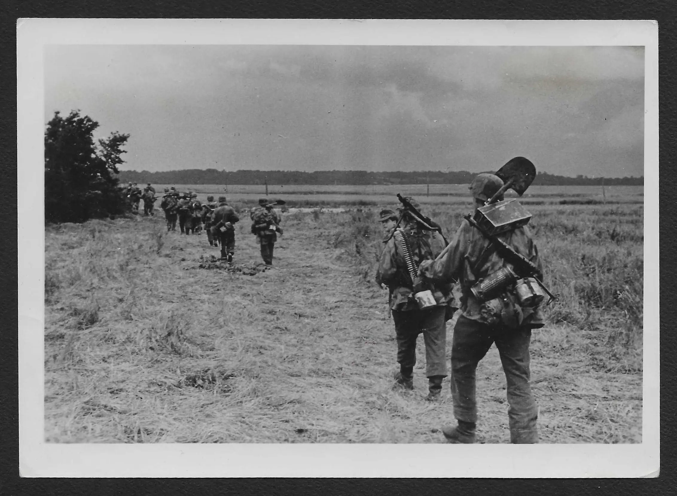 Original WWII German Press Photo – Assault Troop Advancing Near the Orne Estuary, Normandy – Dated 17.06.1944 - Image 1