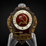 Soviet "Excellent Tanker" (Отличный Танкист) Badge – WWII-Era Screwback Qualification Award
