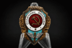 Soviet "Excellent Airman" (Отличник Авиации) Badge – WWII-Era Soviet Air Force Qualification Award – Screwback Variant