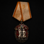 Soviet Order of the Badge of Honour (Знак Почёта) – Numbered Silver Award – Mint Marked "Monetny Dvor"