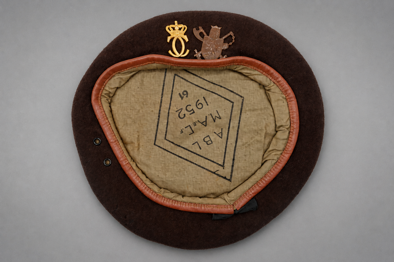 Image 18 jun 2026, 13_14_40 Belgian–Luxembourg B.U.N.C. "Brown Beret" Korea War Beret – Dated 1952 - Image 1
