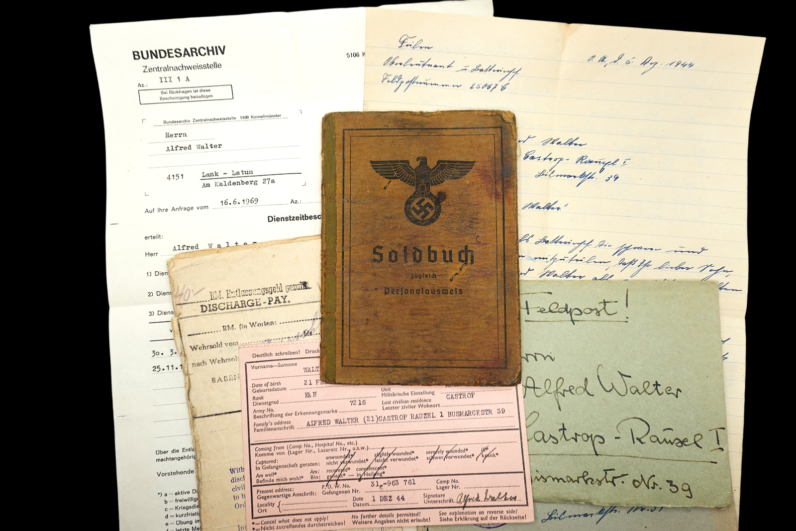 DSC01261-Photoroom WH Soldbuch Grouping – Artillerie-Regiment 268 (36. Volksgrenadier-Division) – MIA & POW 1944 - Image 1