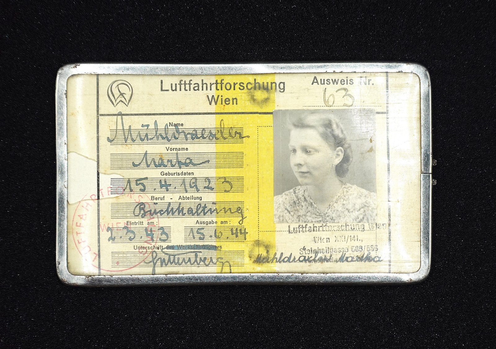 DSC01505 Luftfahrtforschung Wien Factory Identification Card (Werksausweis) - Image 1