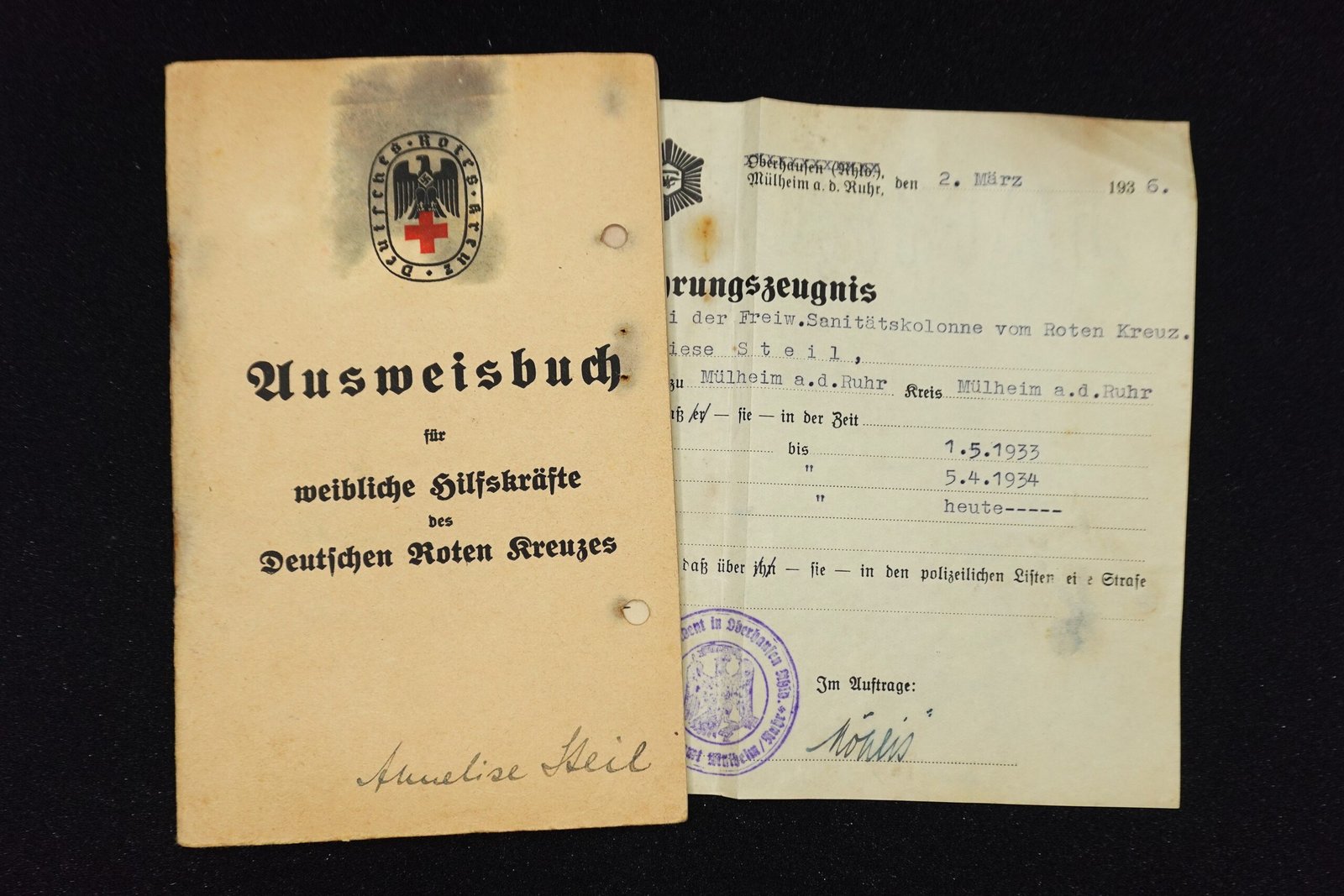 DSC01554 DRK Ausweisbuch für weibliche Hilfskräfte - Mülheim-Ruhr - Image 1