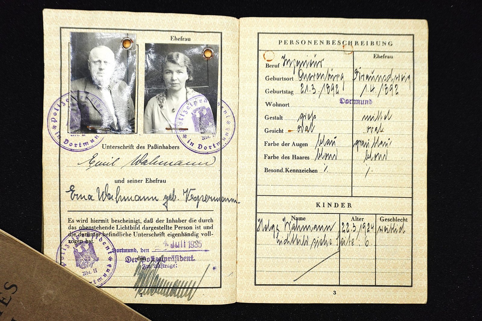 DSC01647 WWII German Deutsches Reich Reisepass – Extensive European Travel – France, Italy, Austria & Yugoslavia – Family Passport (1935–1940) - Image 1