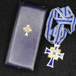 Mother’s Cross in Gold (Ehrenkreuz der Deutschen Mutter in Gold) in Case – C. F. Zimmermann, Pforzheim