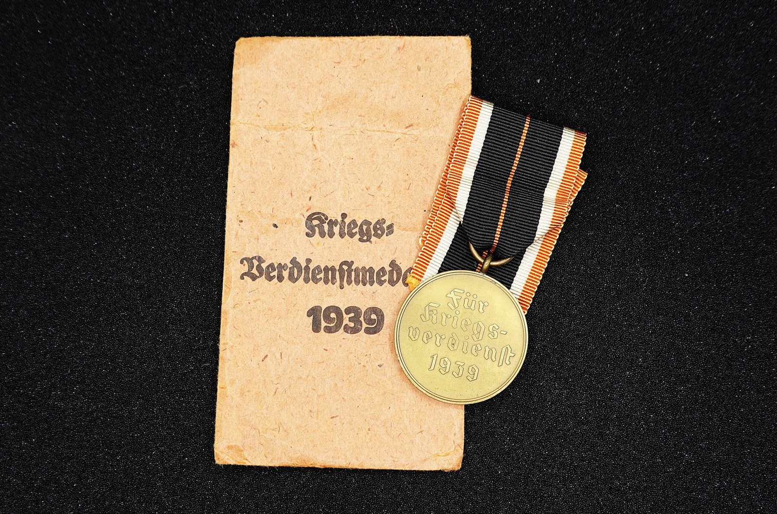 DSC01744 War Merit Medal 1939 (Kriegsverdienstmedaille) + Pouch – Robert Hauschild, Pforzheim - Image 1