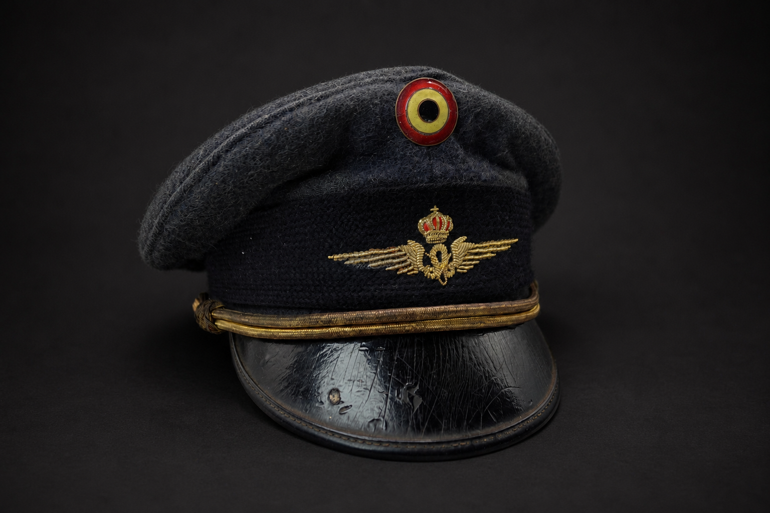 Image 6 jul 2026, 13_45_12 Rare Pre-WWII Belgian Military Aviation Officer's Visor Cap – Albert I Monogram with Double-Wing Badge - Image 1