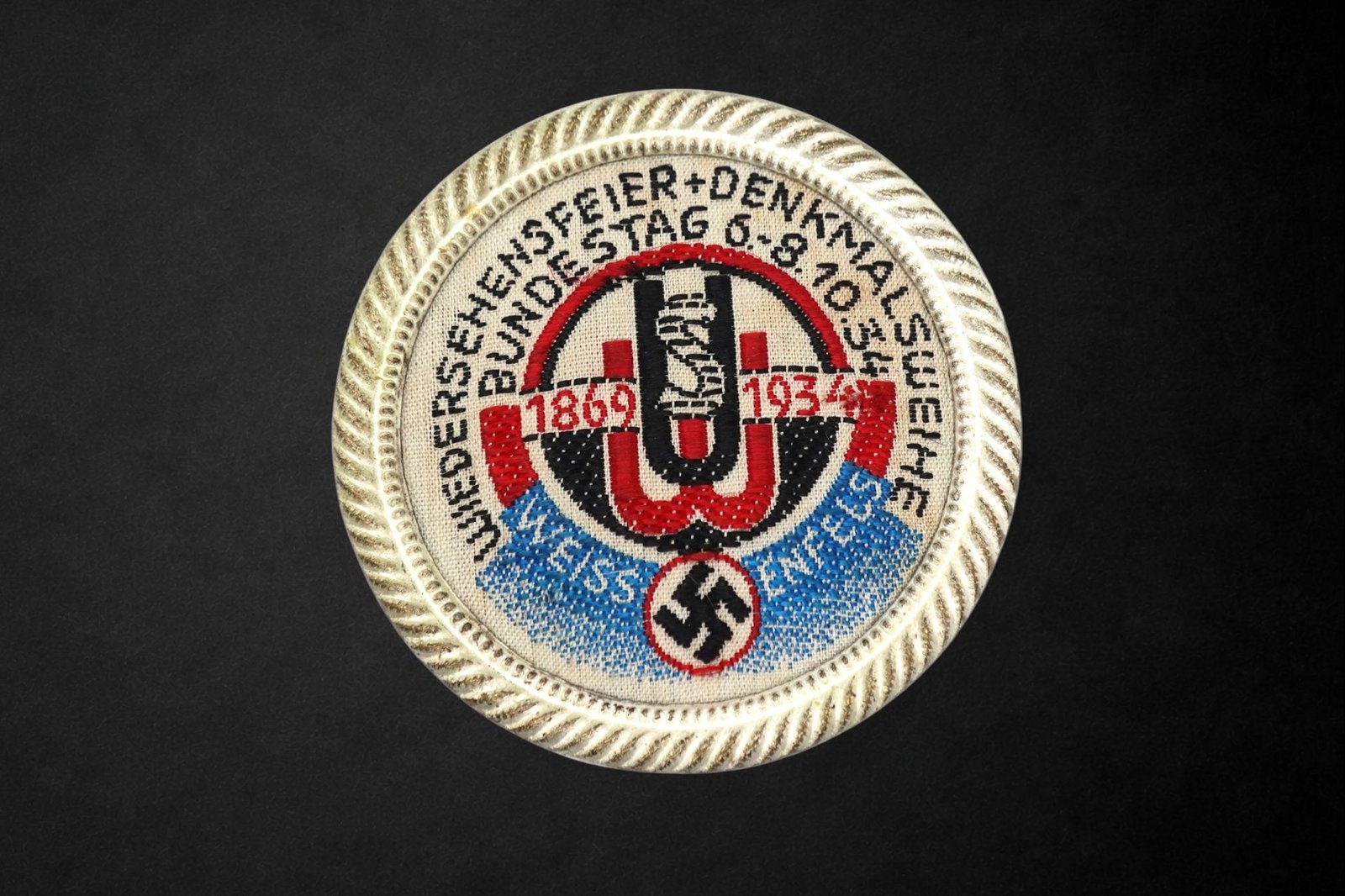 Ontwerp zonder titel (2) 1934 Unteroffizierschule Weißenfels Reunion & Memorial Dedication Badge – "Bundestag 6.–8.10.1934" - Image 1