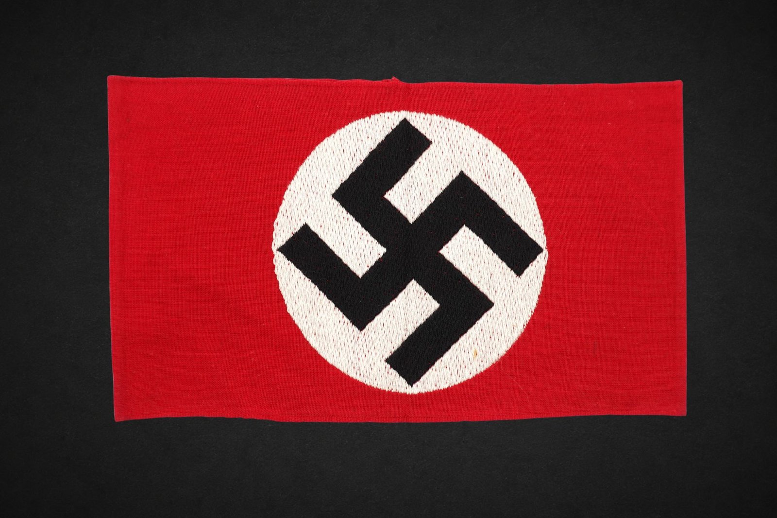 Ontwerp zonder titel (52) NSDAP Member's Armband (Armbinde) – BeVo Wuppertal Variant - Image 1