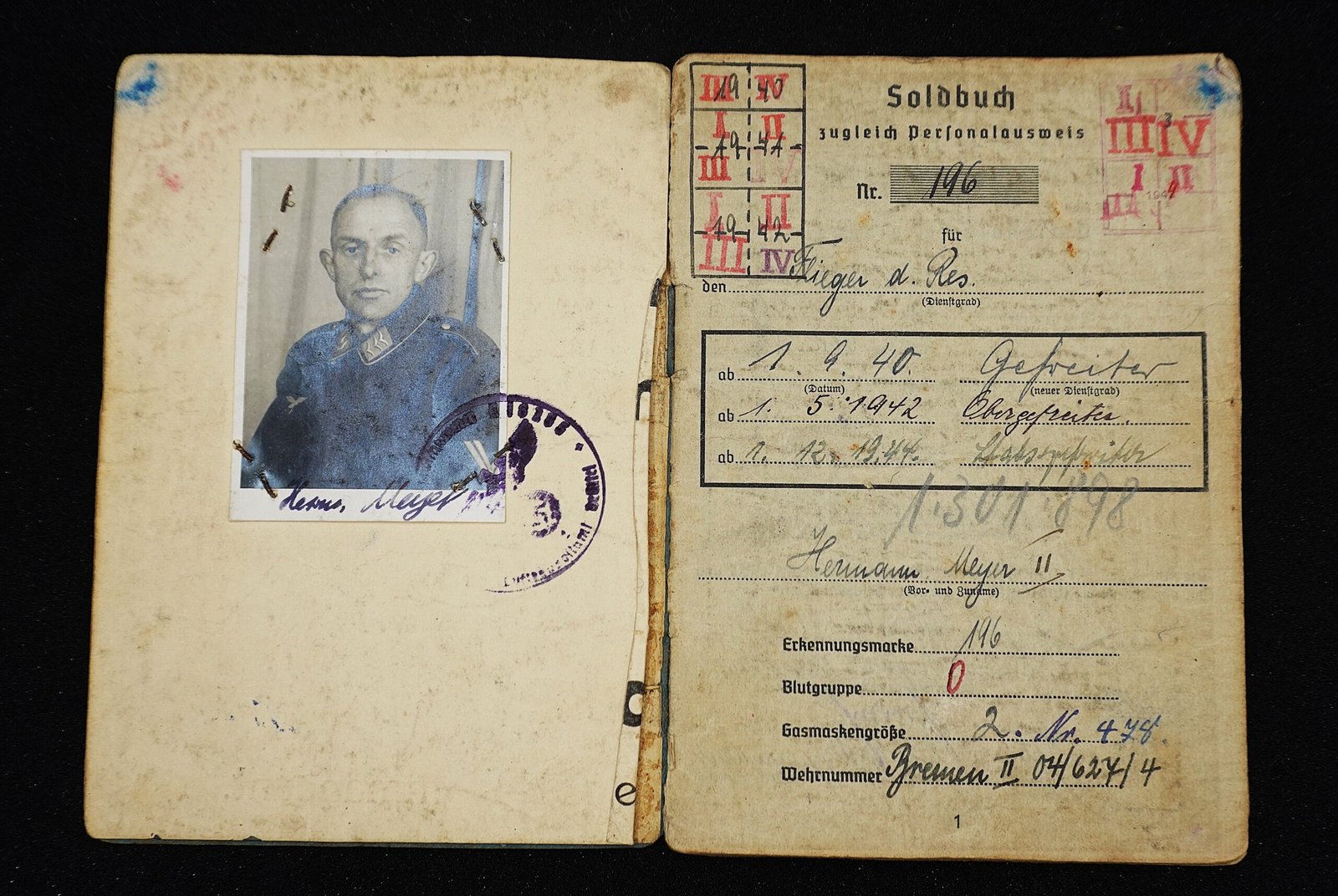 DSC01760 Luftwaffe Soldbuch – Luftwaffe-Infanterie-Bataillon 41 - Netherlands & Germany 1944-45 - Image 1