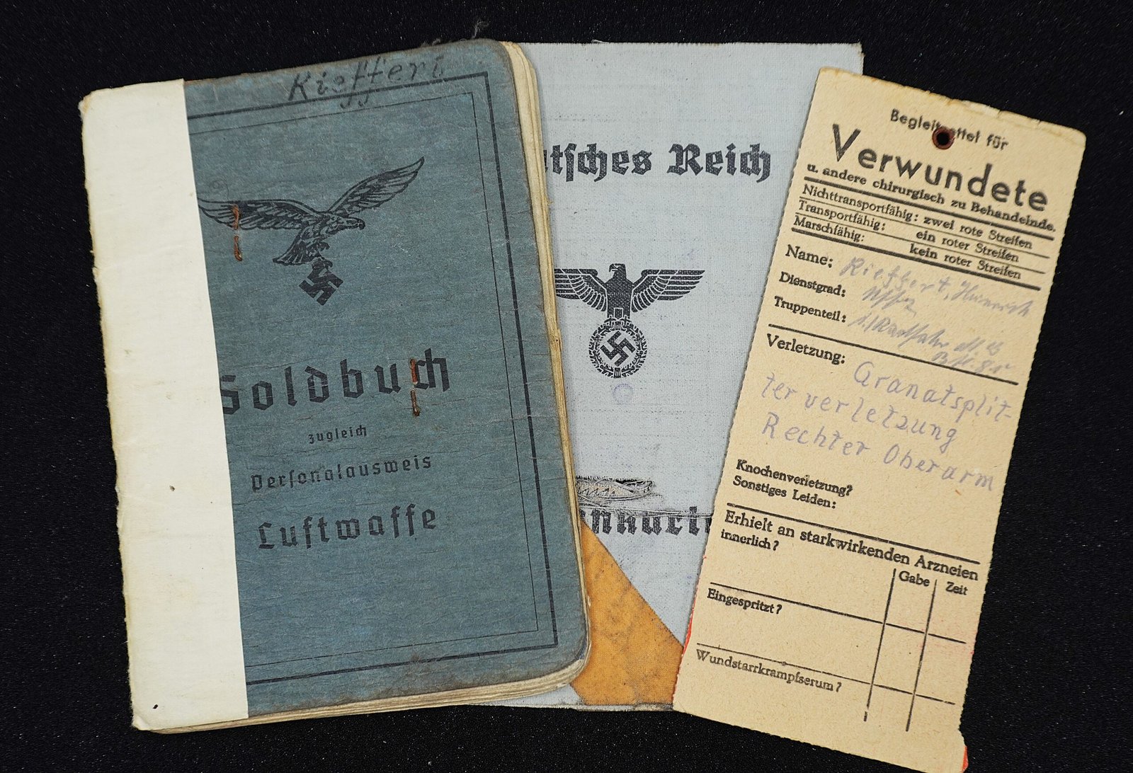DSC01797 Luftwaffe Soldbuch + Kennkarte & Wound Tag – WIA with Radfahr-MG-Bataillon 81 in 1945 - Image 1