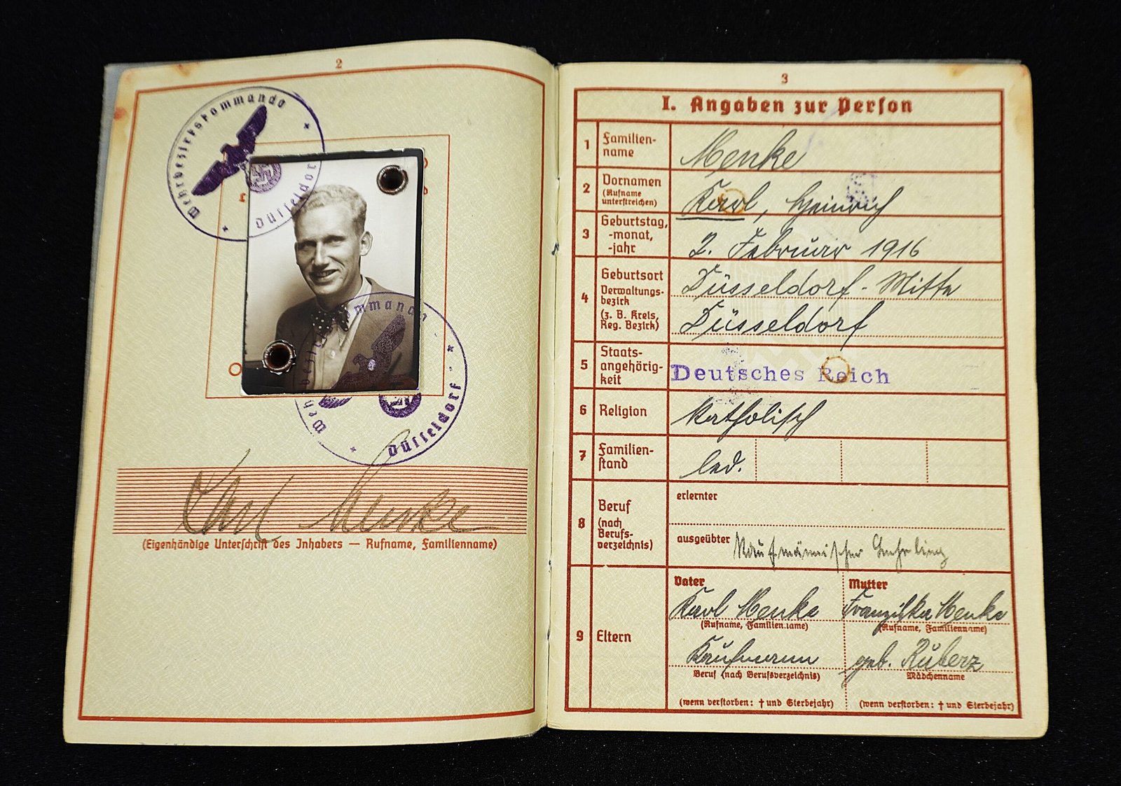 DSC01836 KIA Wehrpass Oberleutnant – Grenadier-Regiment 156 (16. Infanterie-Division) (EK2, ISA) - Image 1