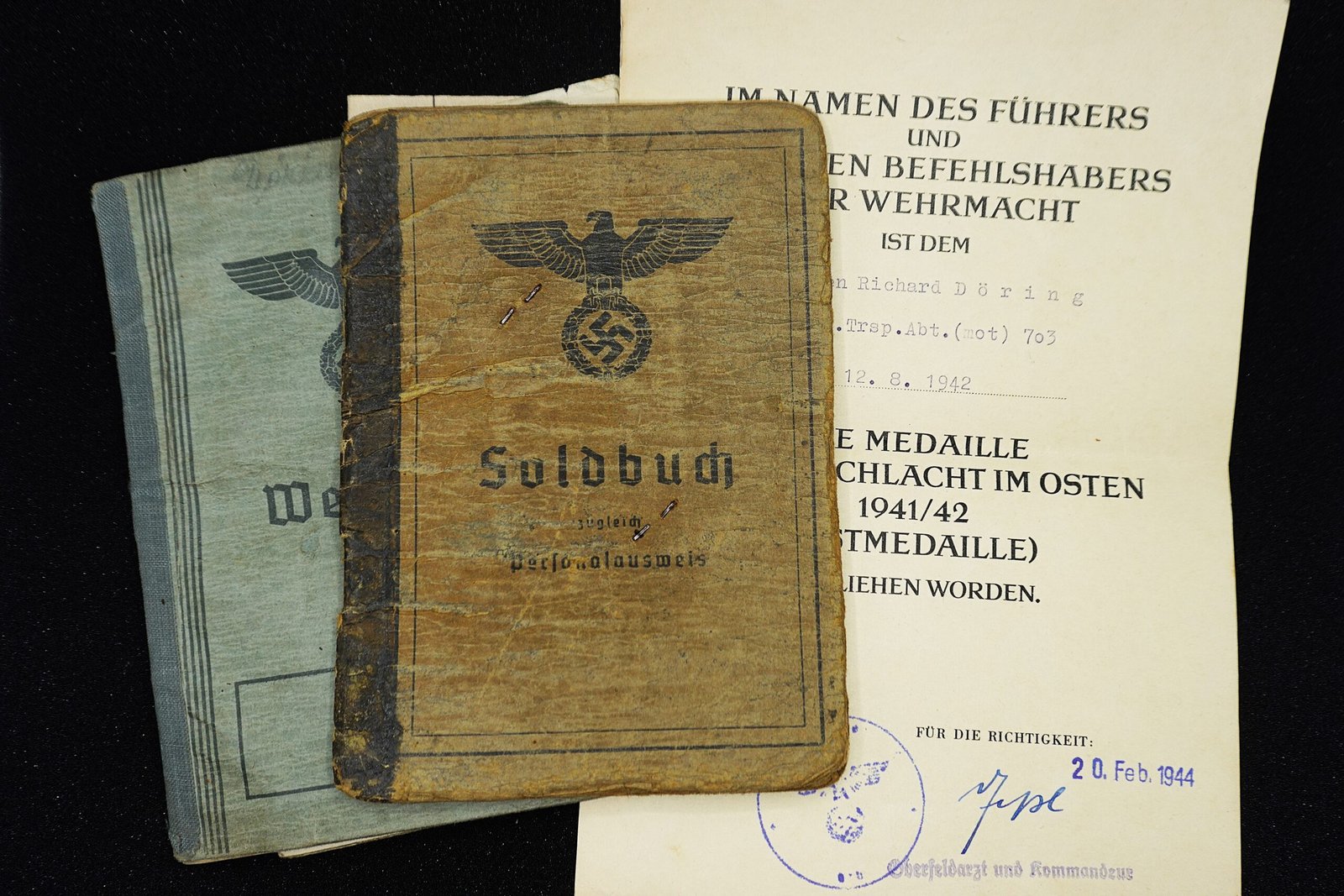 DSC01870 Soldbuch & Wehrpass + Ostmedaille Award Doc – Kranken-Transport-Abt. (mot.) 703 – Sturmbataillon 2. Pz.-Armee & Sanitäts-Kp. 373 (Kroat.) - Image 1