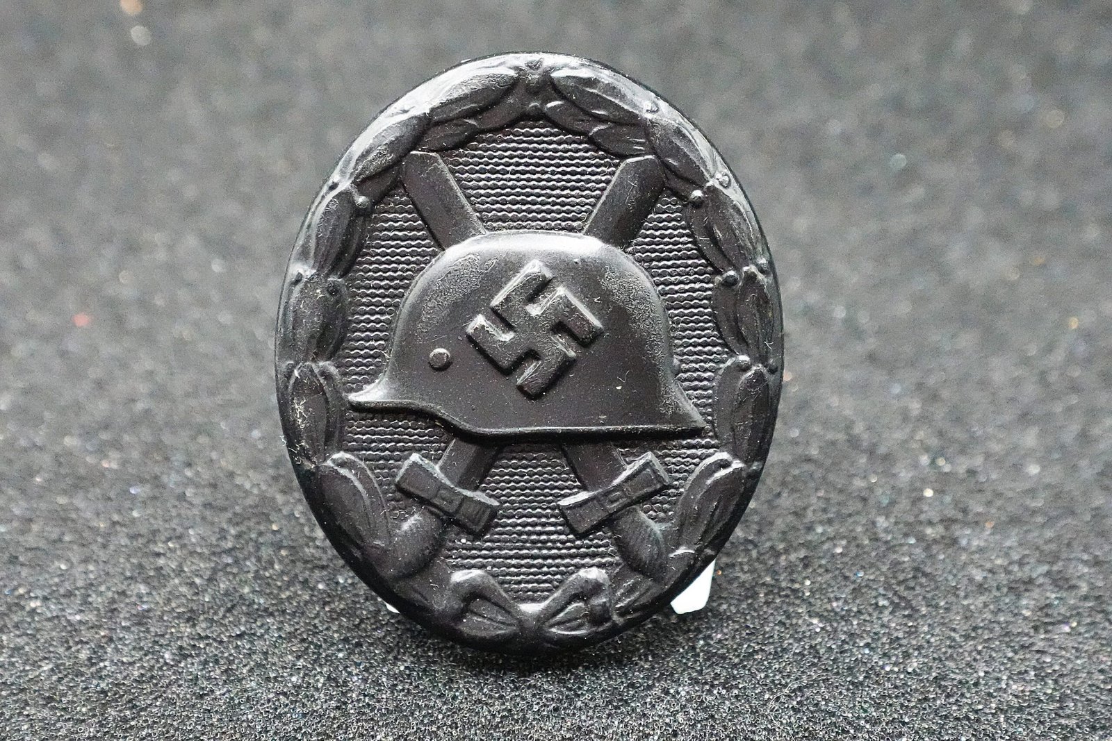 DSC01976 Wound Badge in Black – Alois Rettenmaier “16” – Maker Marked - Image 1