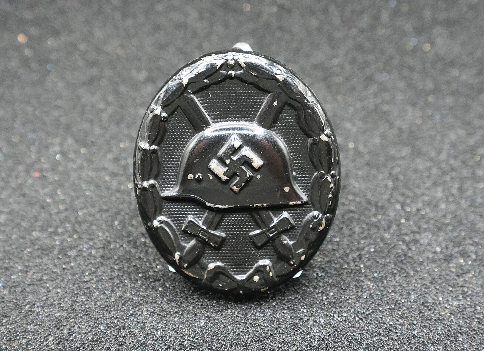 DSC02034 Wound Badge in Black – Unmarked - Image 1