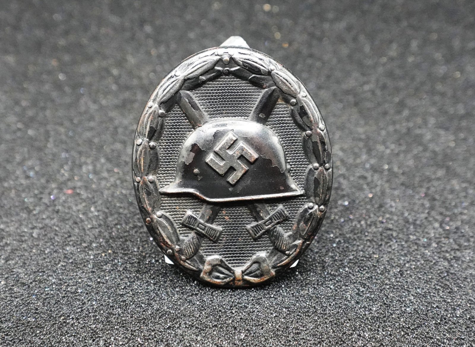 DSC02055 Wound Badge in Black – L/54 Schauerte & Höhfeld, Lüdenscheid – Maker Marked - Image 1