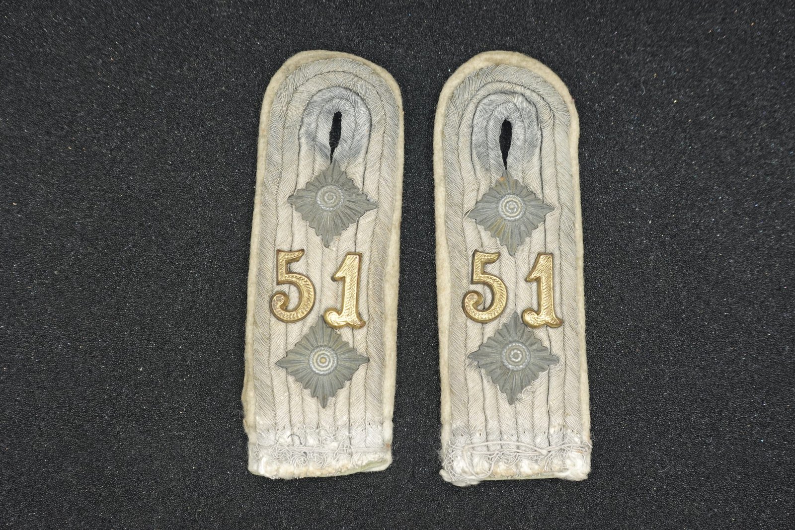 DSC02089 Wehrmacht Heer Infanterie Shoulderboards – Hauptmann, Infanterie-Regiment 51 - Image 1