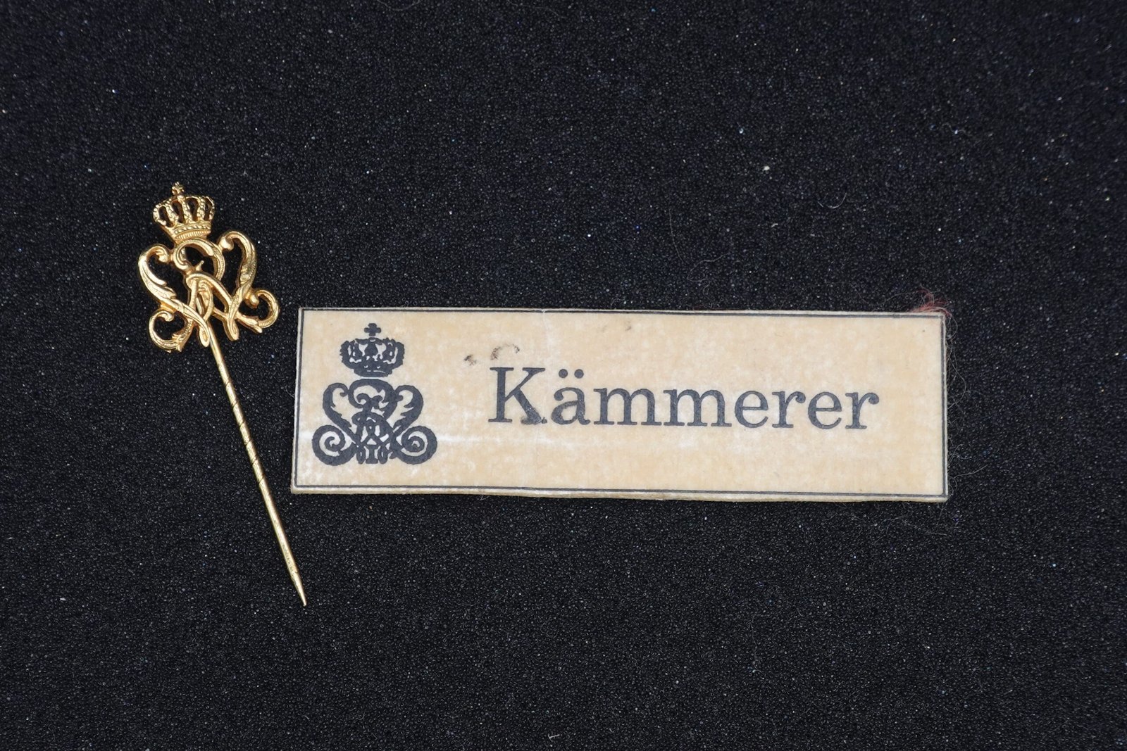 DSC02108 Unknown Veteran (Unit) Pin + Nametag - Image 1