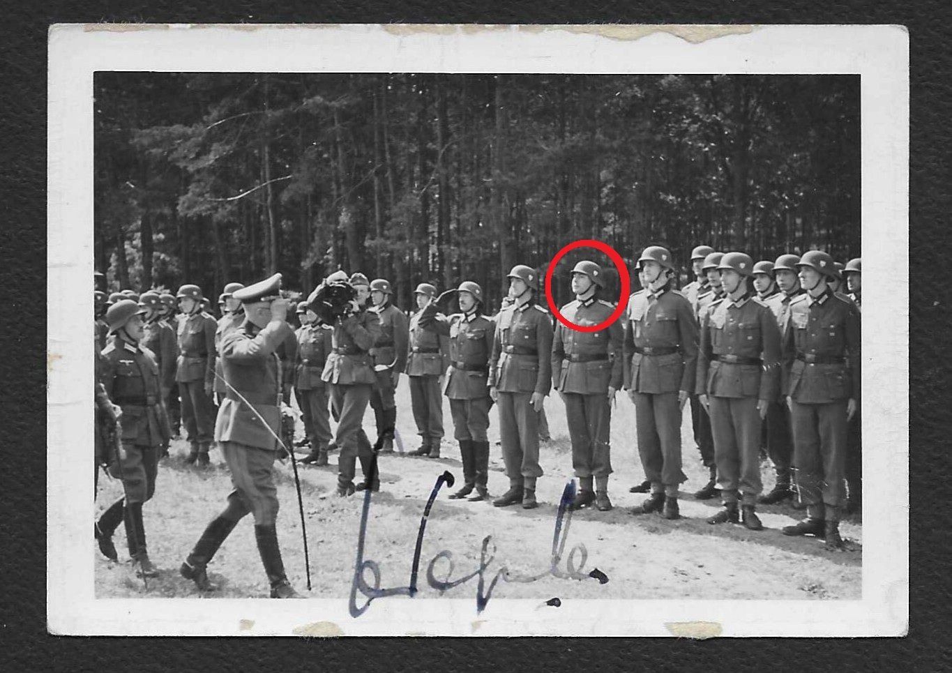 Foto_2026-08-14_154244 - kopie Rare Original Signed Léon Degrelle Photograph – Walloon Legion Oath Ceremony – Dedicated to José Dohet, Sister of KIA Adjudant Camille Dohet (1941) - Image 1
