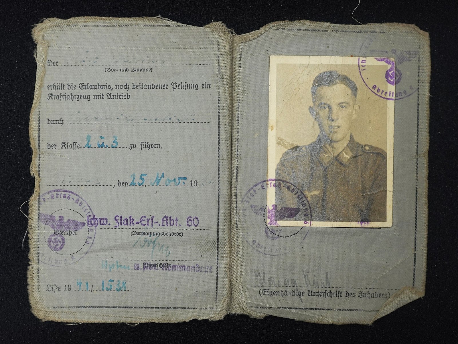 DSC02223 WWII Luftwaffe WH-Führerschein – Schwere Flak-Ersatz-Abteilung 60 – 1941 - Image 1