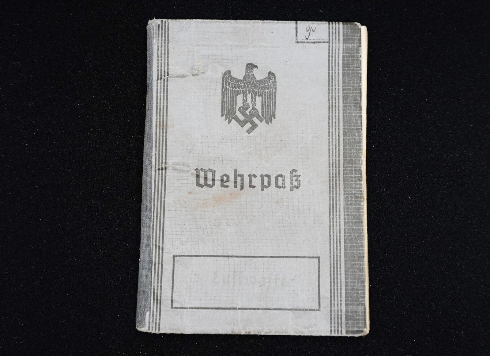 DSC02248 WWII Luftwaffe Flak Wehrpass – Afrikakorps, Afrika Campaign – KIA 1943 in Libya (3x Awards) - Image 1