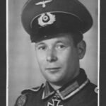WWII Press Photo – Ritterkreuzträger Rudolf Bäcker – 9. Infanterie-Division