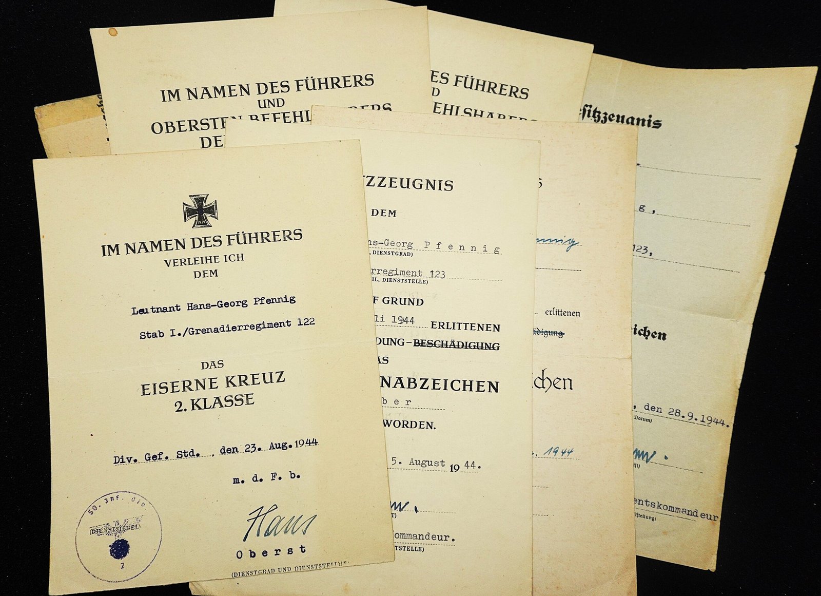 DSC02637 6x Award Docs - Grenadier-Regiment 680, 122 & 123 - Soviet Union, Poland, Norway Fighter - Image 1