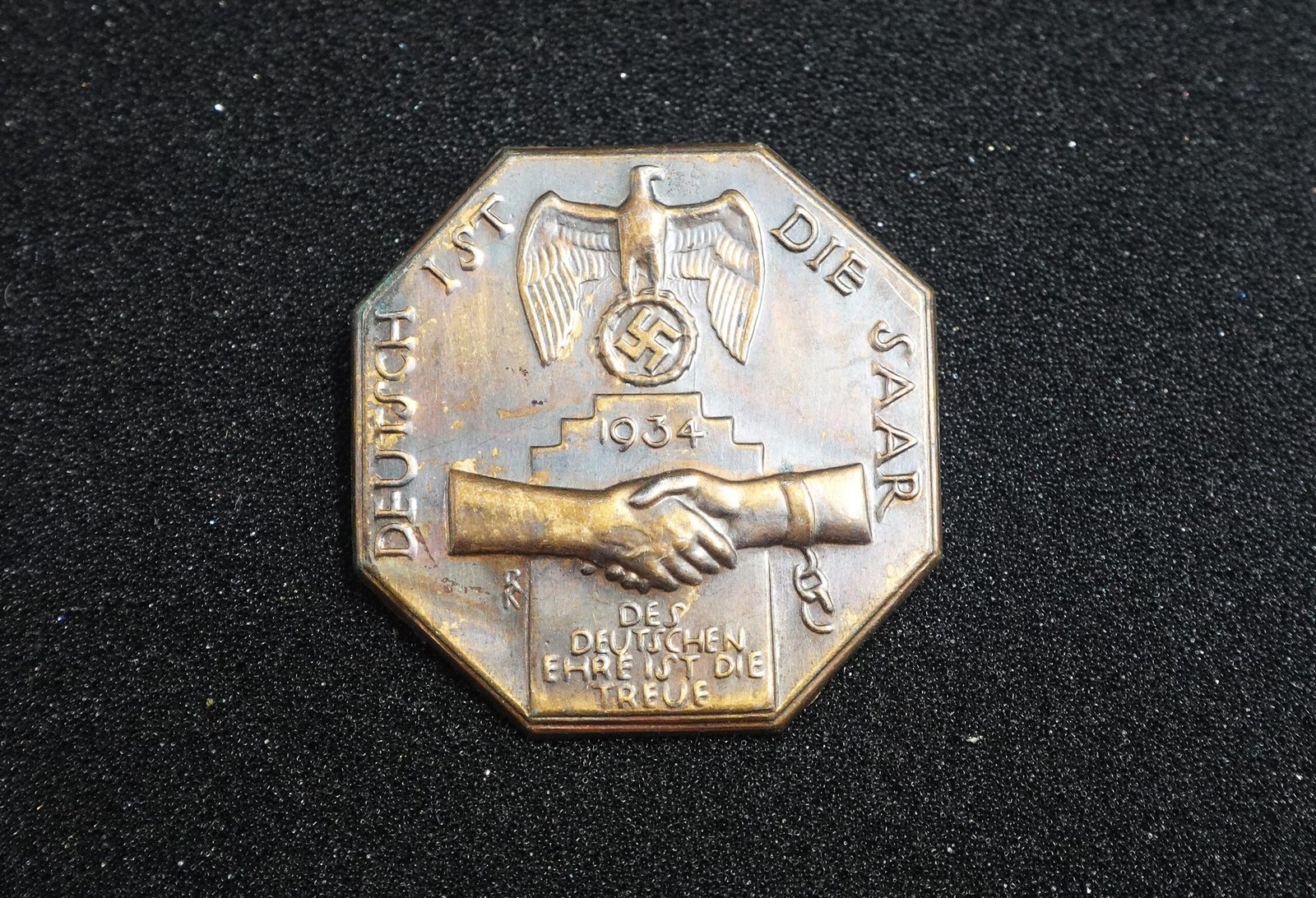 DSC02705 “Deutsch ist die Saar” 1934 – Saar Plebiscite Commemorative Badge - Image 1