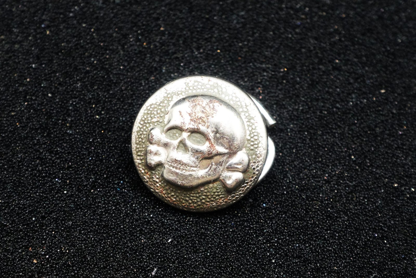 DSC02731 SS-VT Totenkopf Side Cap Button – Martin Winter, München – RZM M5/69 - Image 1