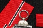 Ostmedaille – Maker Marked 65 (Klein & Quenzer) + Ribbon & Ribbon Bar - Image 3