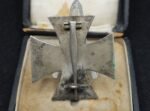 Iron Cross 1st Class 1939 - Unmarked, Engraving “Fw. Maak” - Damaged Case - Image 5