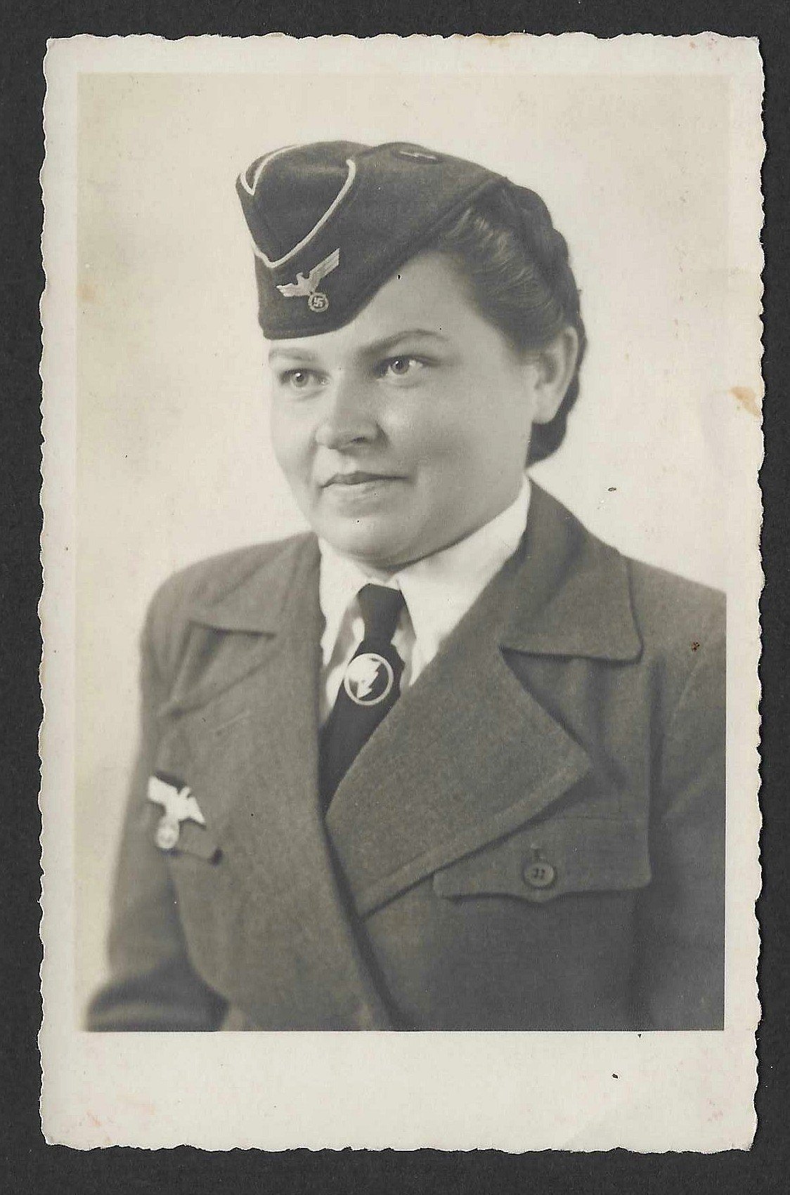 Foto_2026-10-26_110823 Wehrmacht Nachrichtenhelferin Portrait - Image 1