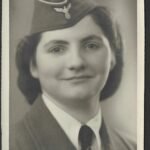 Wehrmacht Nachrichtenhelferin Portrait – Den Haag, 1942